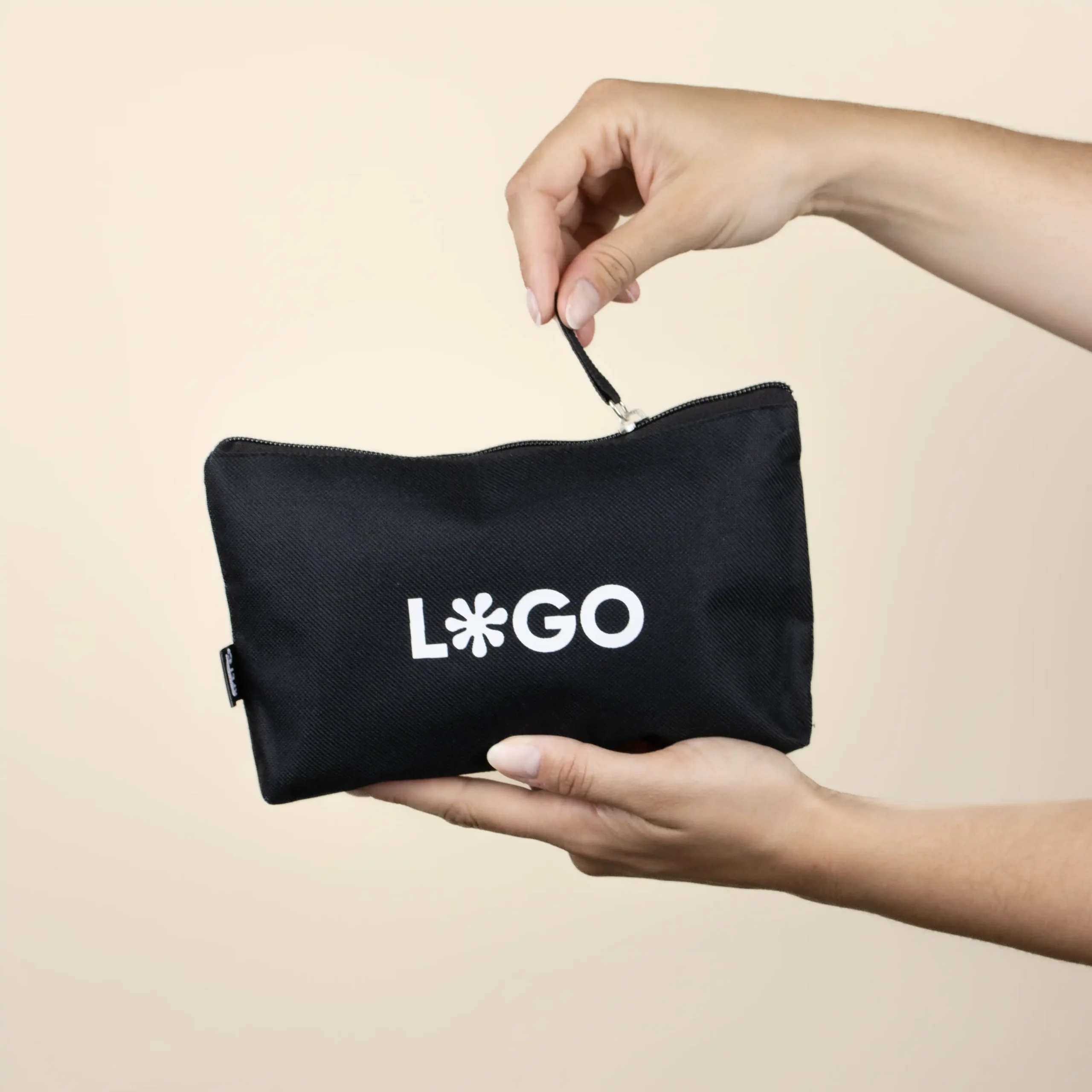 CINTIA: Wash bag, 230 g/m² recycled cotton.