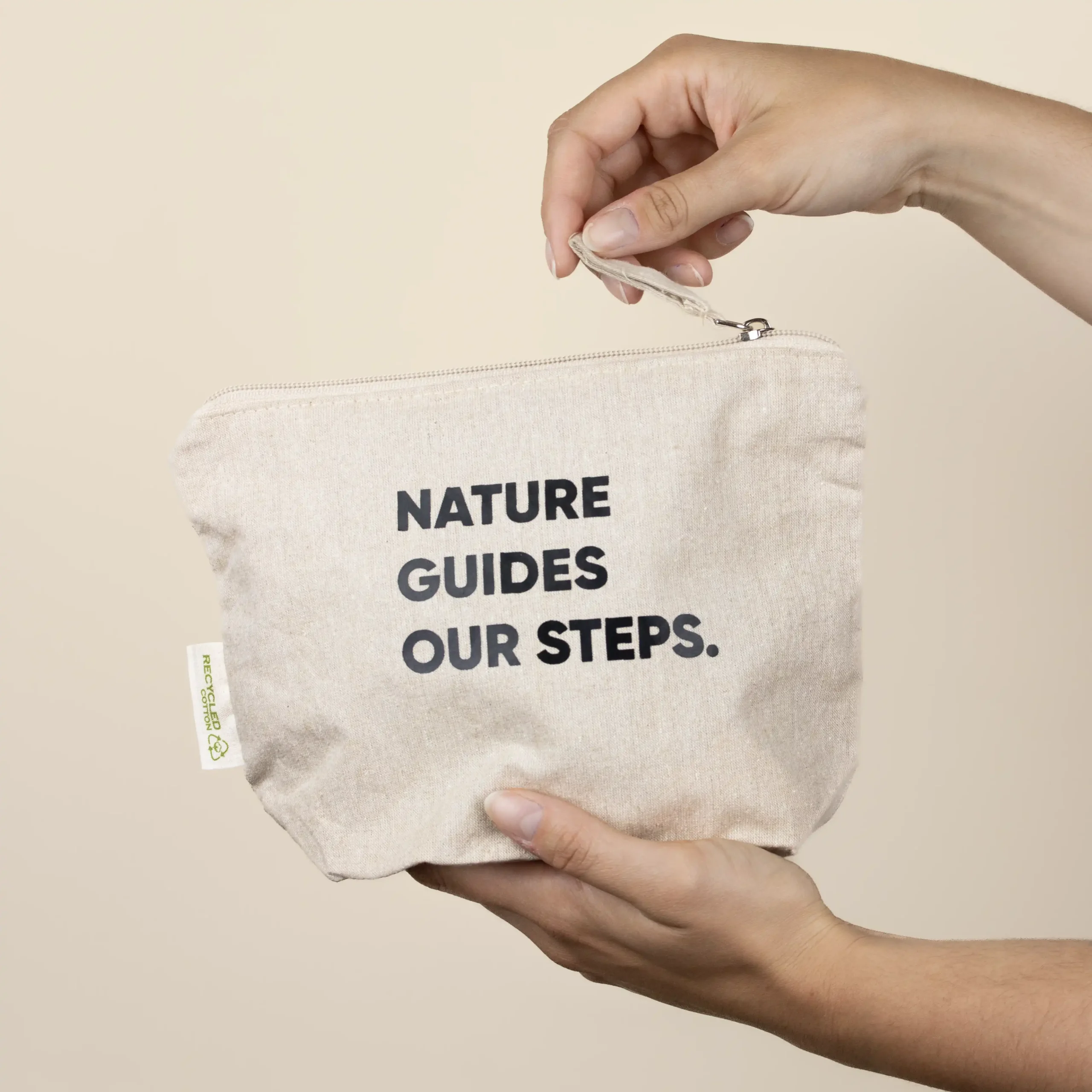 COTTO: Organic cotton wash bag