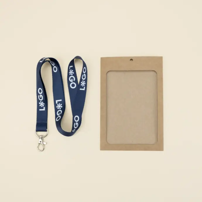 KIT EVENTOS: Funda acreditación KASE 0/0 (13x9cm, kraft, sin impresión) + Lanyard rPET COLLIN (Impresión todo color en las 2 caras)